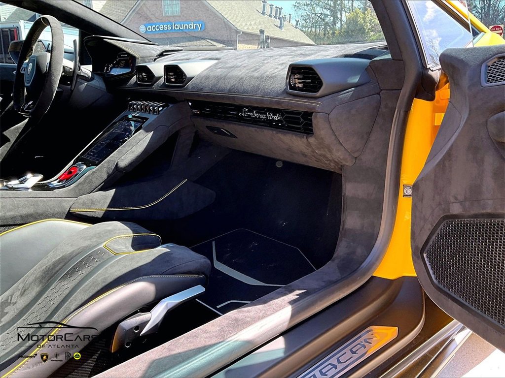 Used 2023 Lamborghini Huracan Sterrato image 14