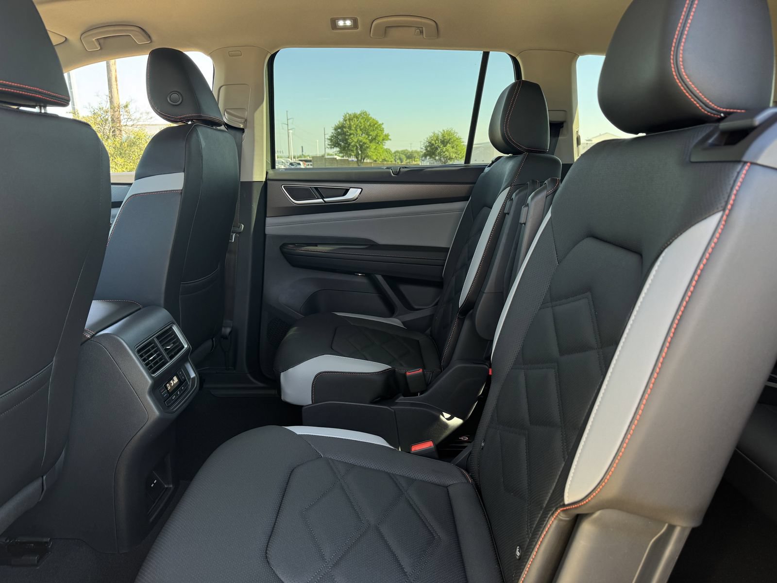 New 2026 Volkswagen Atlas Peak Edition AWD/4WD image 30