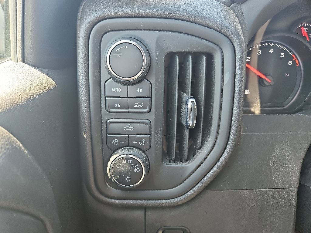 Used 2024 Chevrolet Silverado 1500 Custom w/ Turbomax Blackout Package AWD/4WD image 19