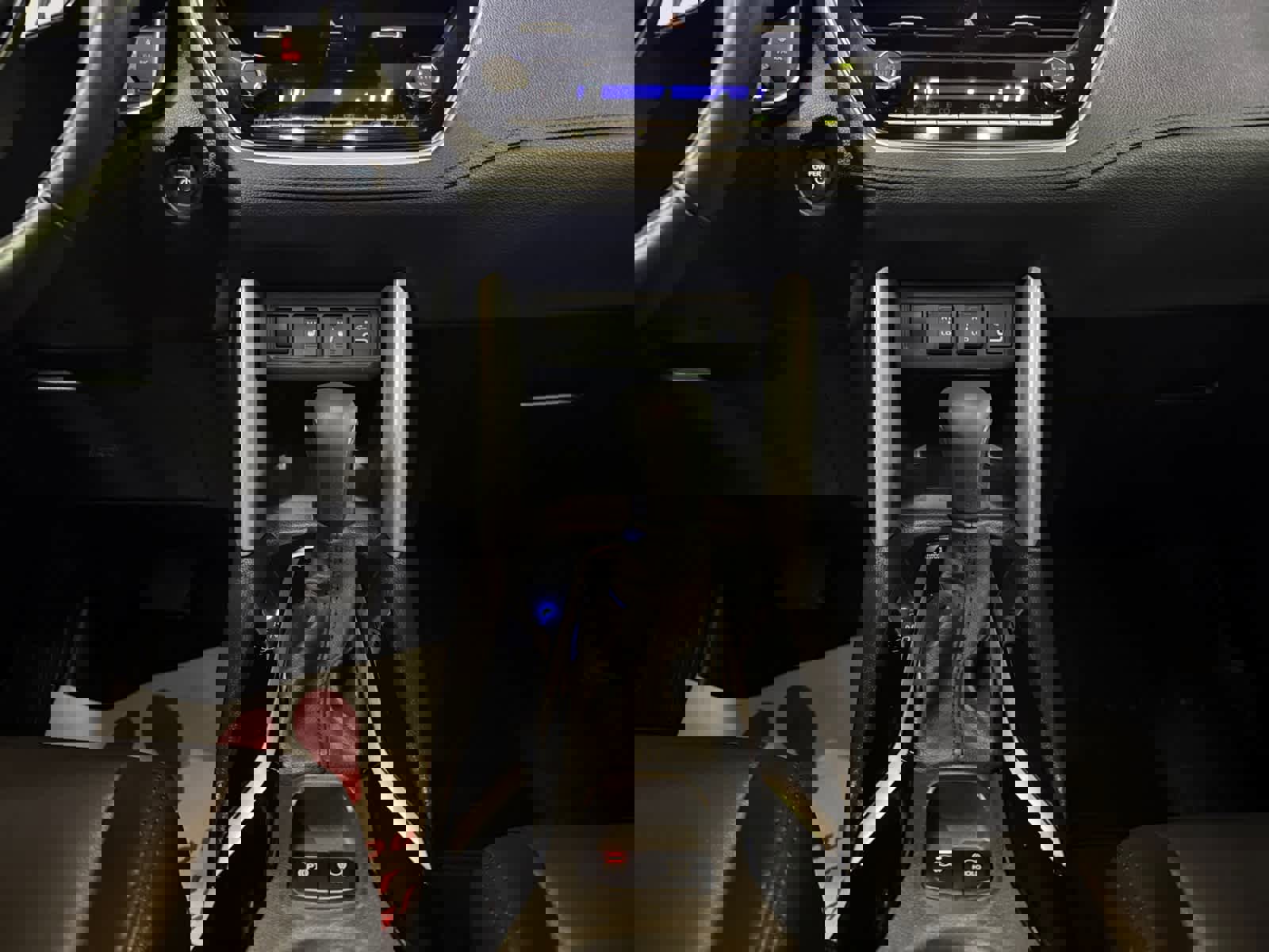 Used 2024 Toyota Corolla Cross XSE image 15