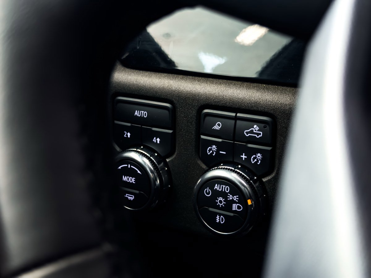 Used 2024 GMC Sierra 1500 SLT w/ SLT Convenience Package image 47