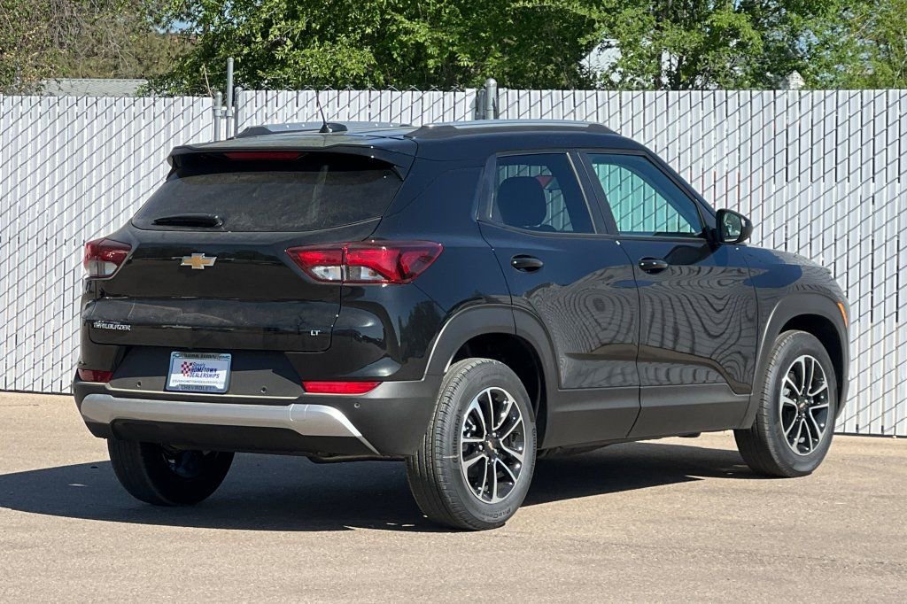 New 2026 Chevrolet TrailBlazer LT w/ LT Cold Weather Package FWD image 4