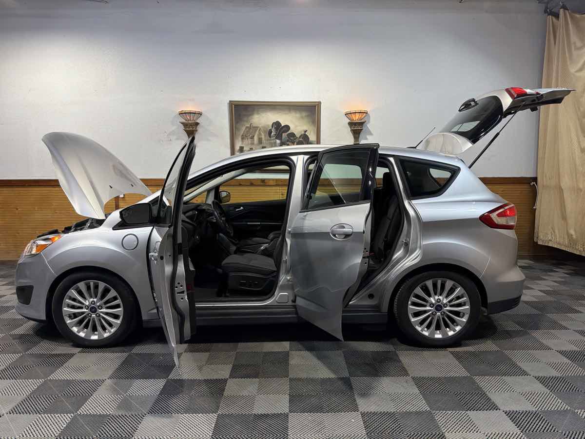 Used 2017 Ford C-MAX Energi SE FWD image 12
