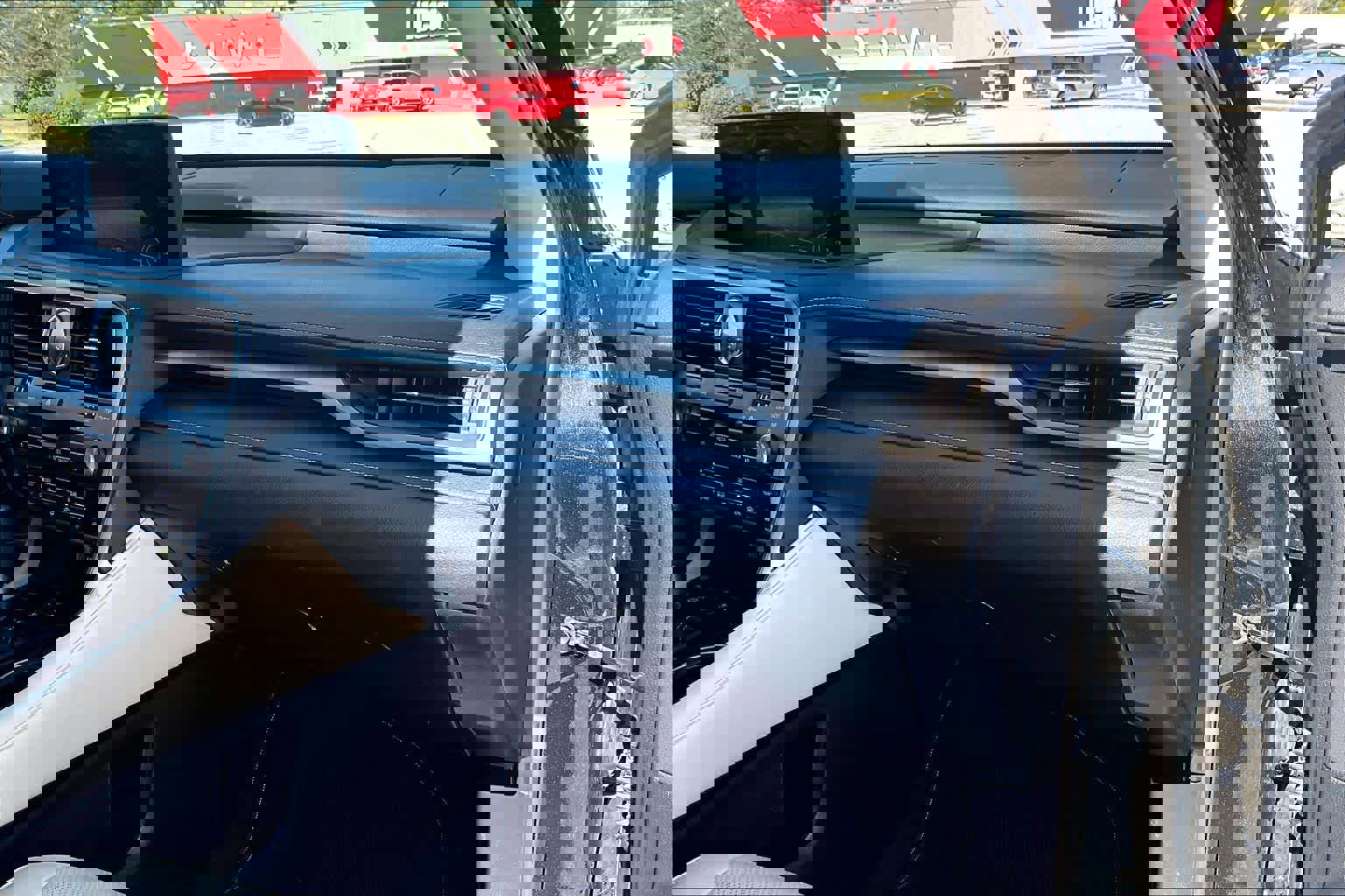 Used 2022 Lexus RX 450hL Luxury w/ Cold Area Package (CT) image 38