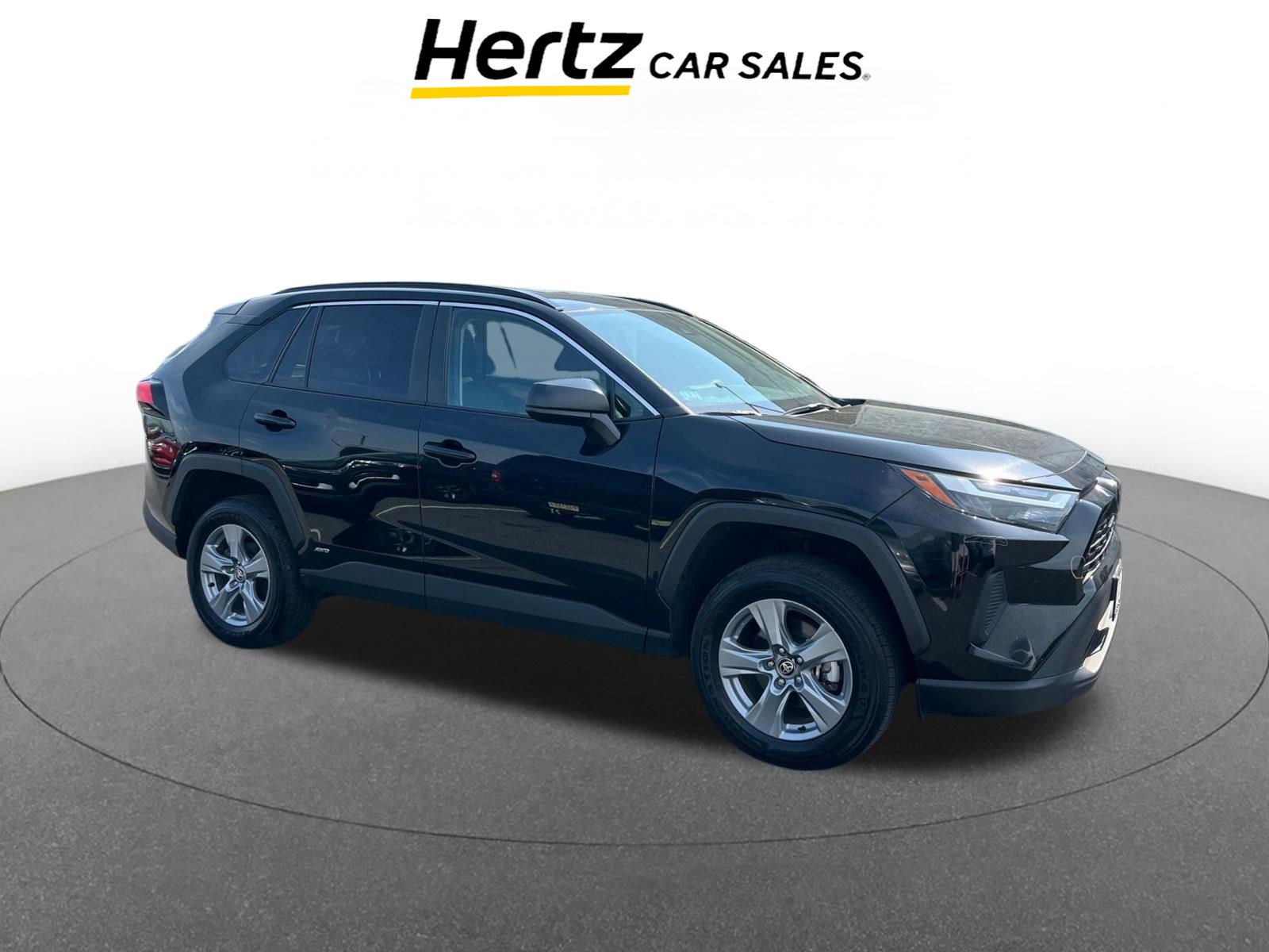 Used 2025 Toyota RAV4 LE video 1