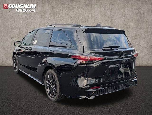 New 2026 Toyota Sienna XSE FWD image 3
