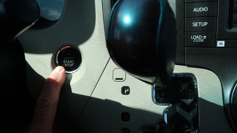 Used 2011 Toyota Sienna XLE w/ Premium Pkg FWD image 21
