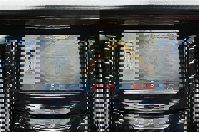 Used 2017 Cadillac Escalade ESV Premium Luxury image 32