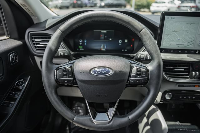 Used 2023 Ford Escape SE w/ PHEV Premium Package FWD image 30