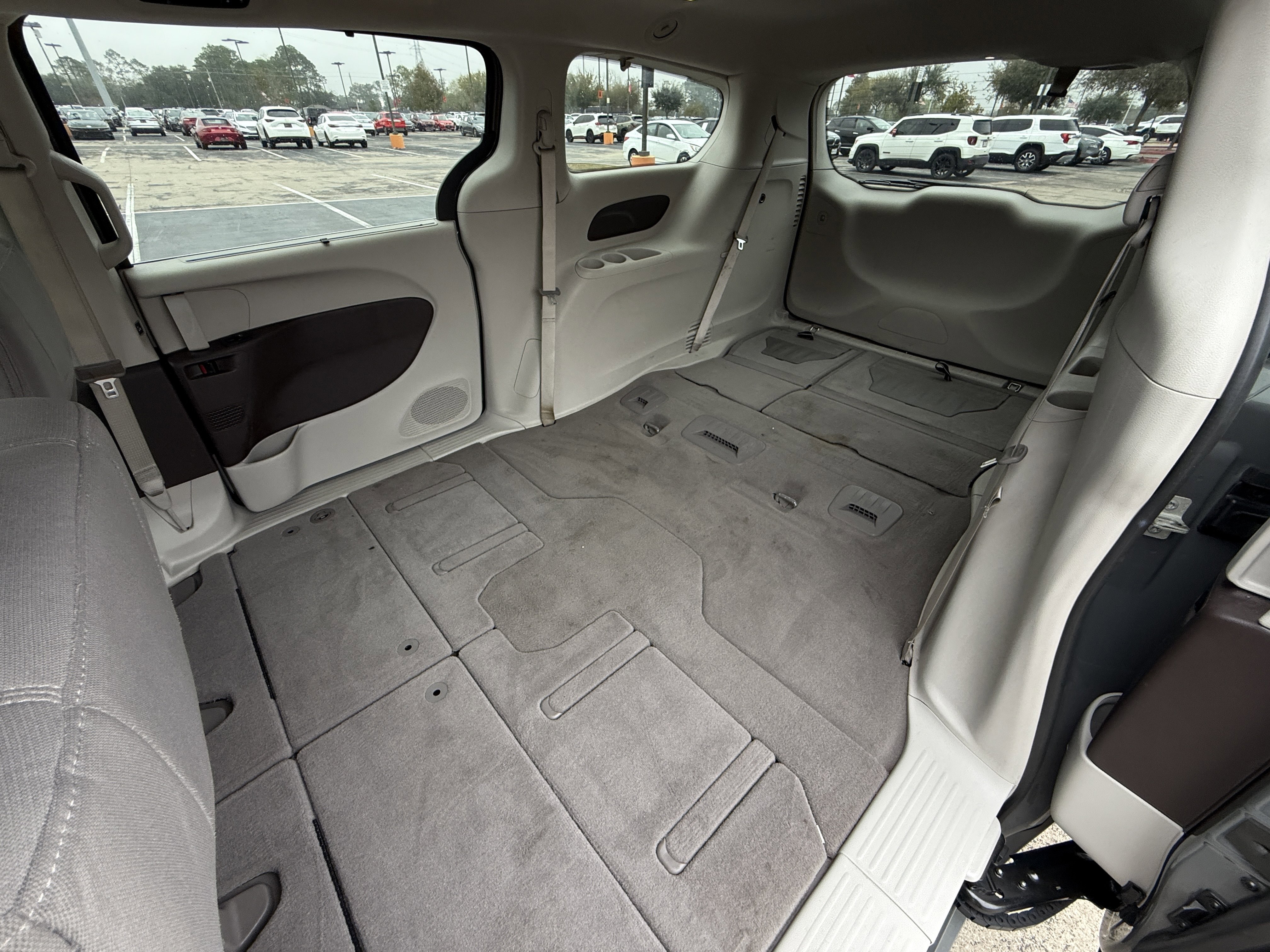 Used 2021 Chrysler Pacifica Touring image 40