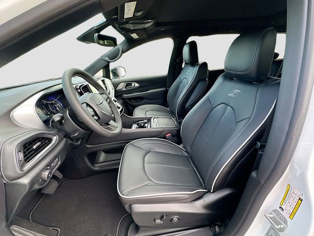 New 2026 Chrysler Pacifica Limited image 15