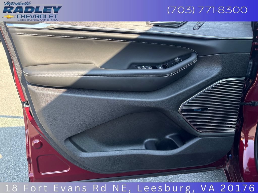 Used 2023 Jeep Grand Cherokee Overland AWD/4WD image 12