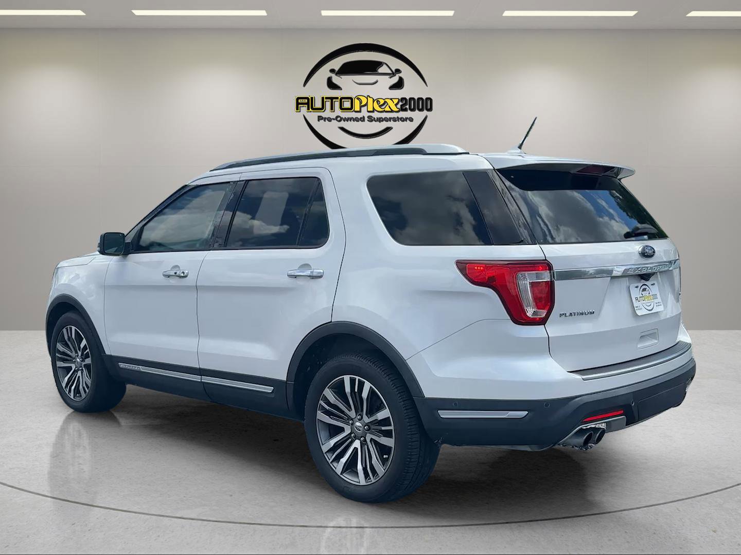 Used 2018 Ford Explorer Platinum AWD/4WD image 5