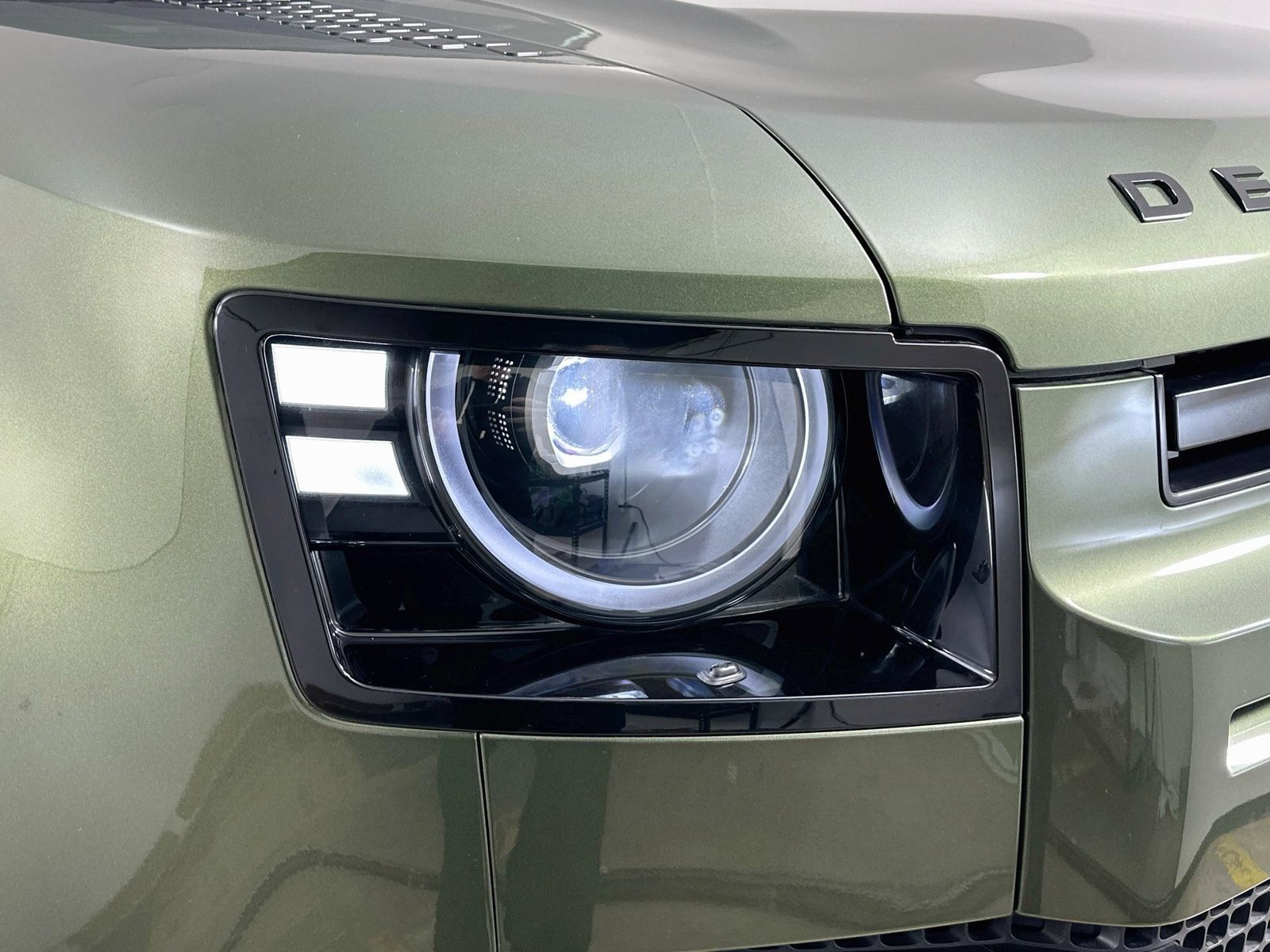 New 2026 Land Rover Defender 110 S AWD/4WD image 10