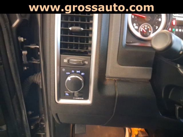 Used 2019 RAM 1500 Classic SLT image 17