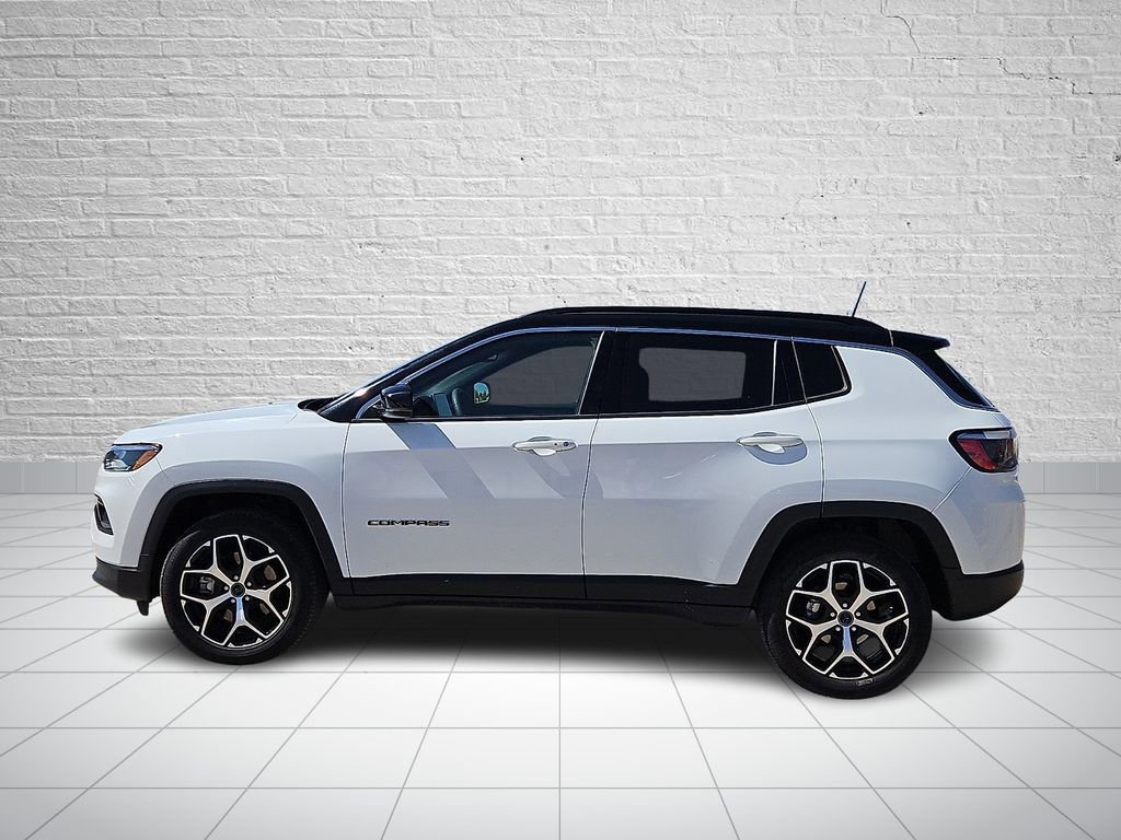 Used 2025 Jeep Compass Limited AWD/4WD image 2