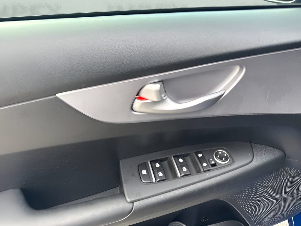Used 2024 Kia Forte LXS w/ LXS Technology Package FWD image 14