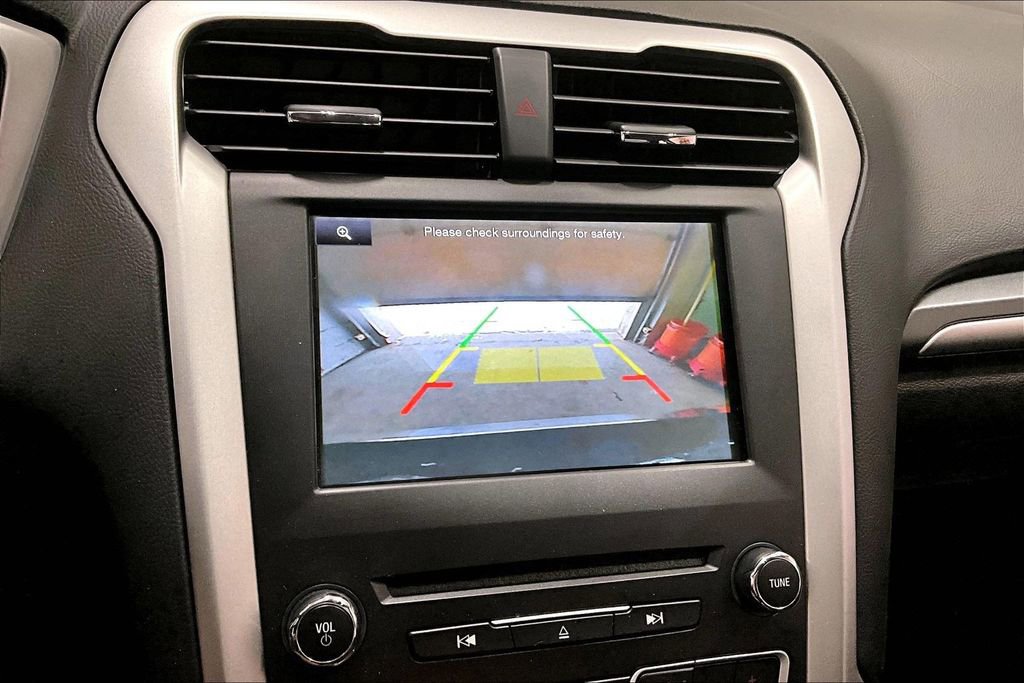 Used 2016 Ford Fusion SE image 14