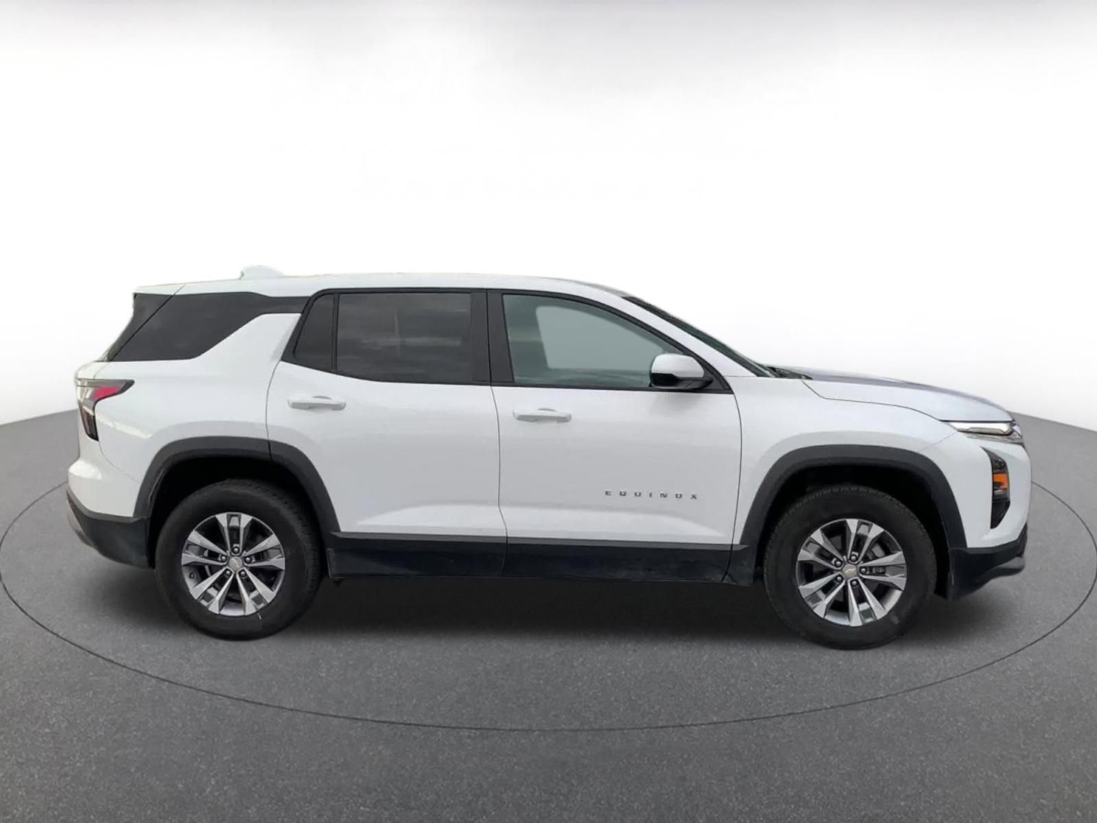 Used 2025 Chevrolet Equinox LT image 16