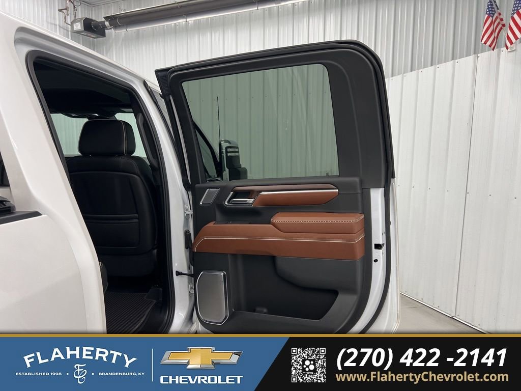 Used 2024 GMC Sierra 3500 Denali Ultimate image 12