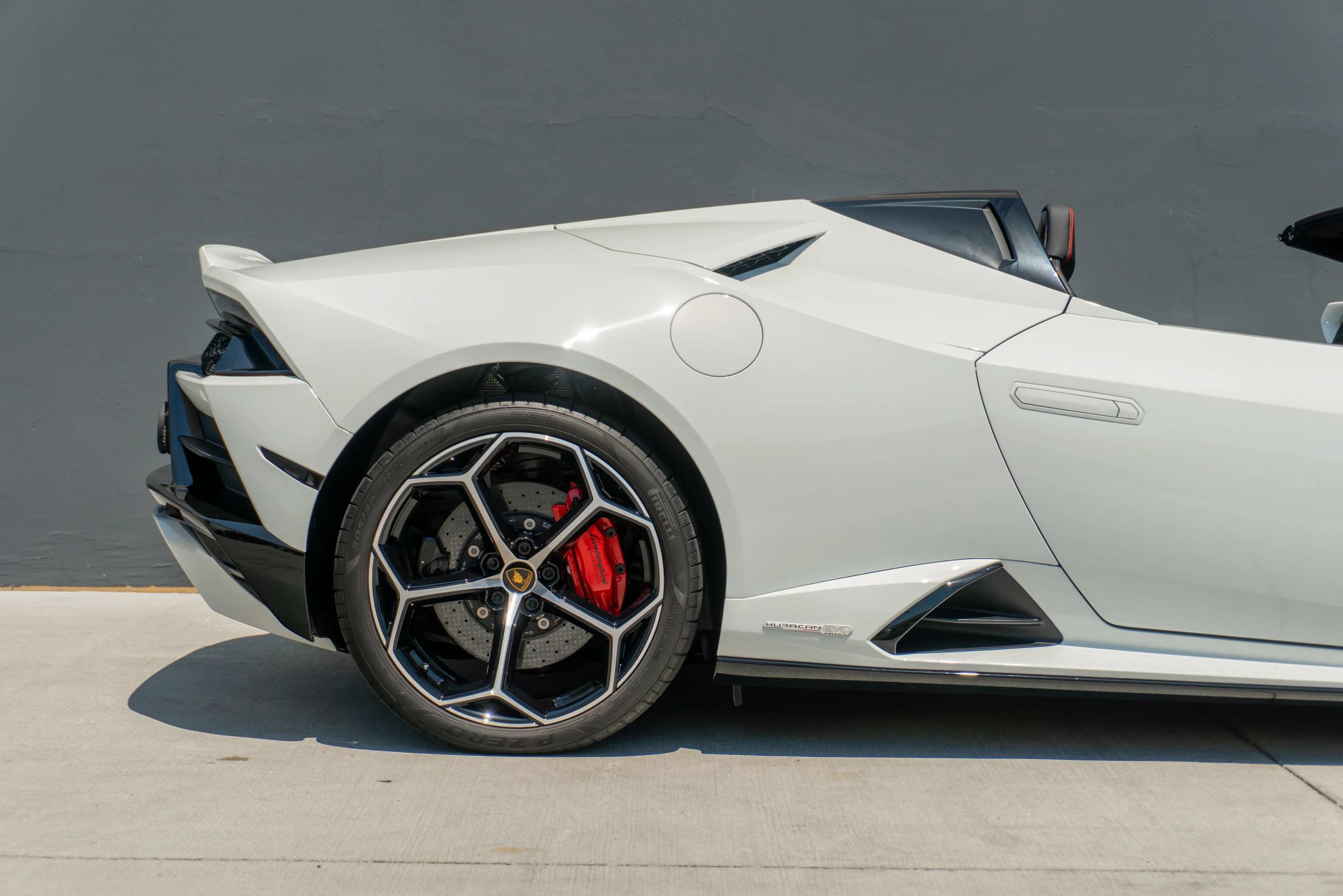 Used 2023 Lamborghini Huracan EVO RWD image 41