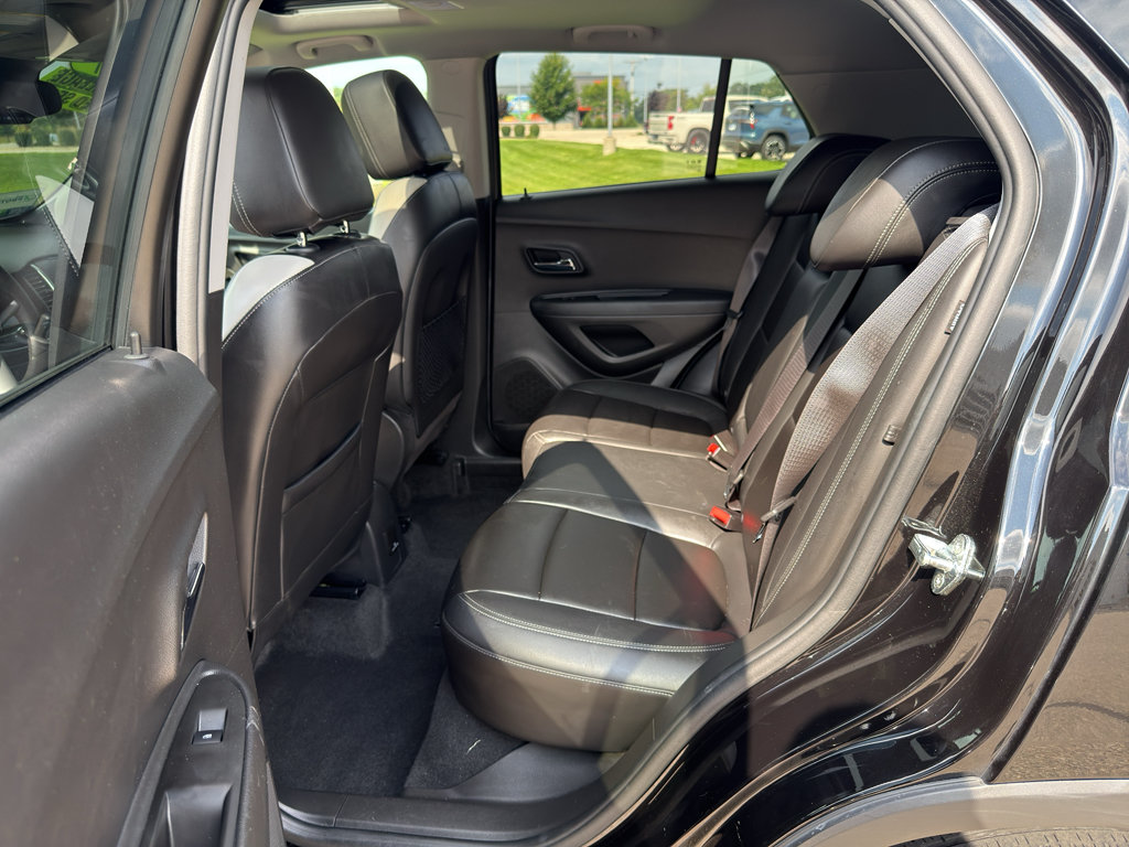 Used 2017 Chevrolet Trax Premier w/ Midnight Edition FWD image 30