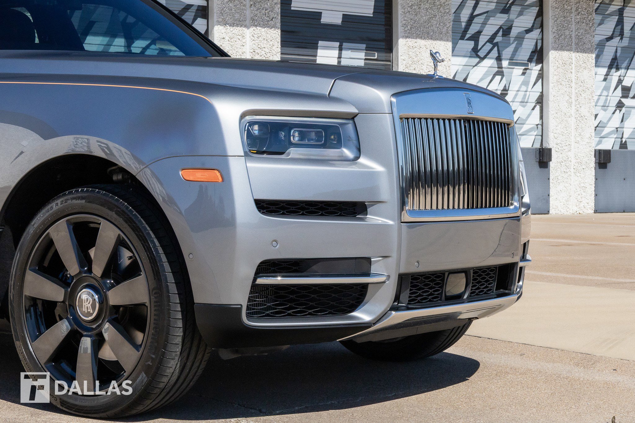 Used 2023 Rolls-Royce Cullinan w/ Cullinan Package video 2