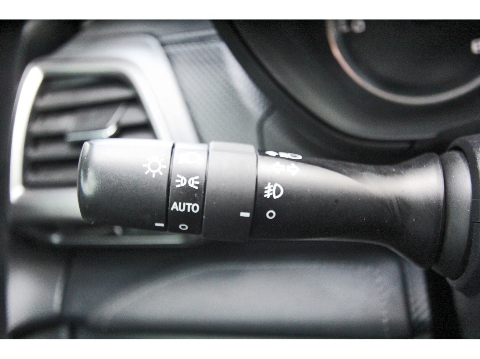 Certified 2024 Subaru Forester Touring AWD/4WD image 17