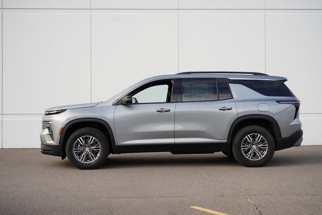 Used 2025 Chevrolet Traverse LT image 6