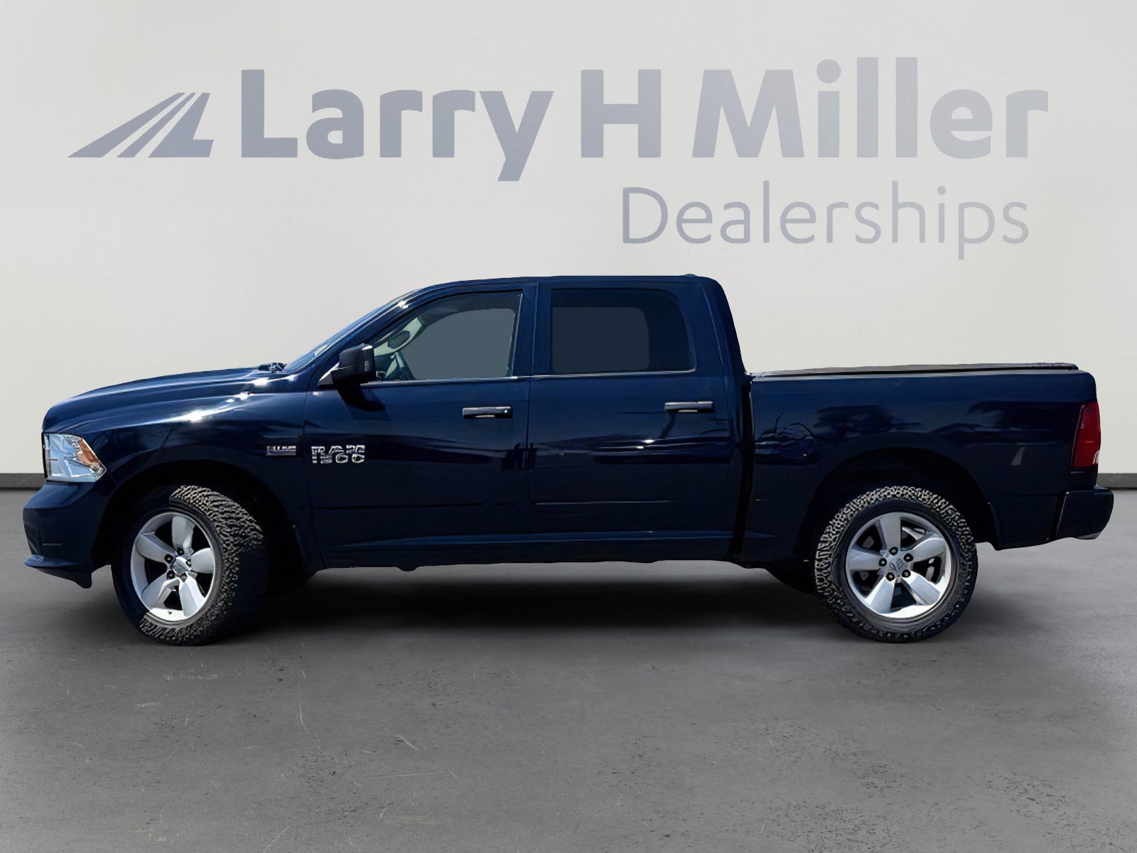 Used 2015 RAM 1500 Express image 2