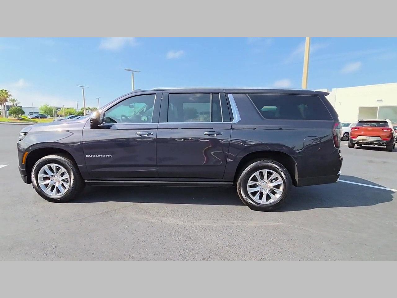 New 2025 Chevrolet Suburban Premier image 18