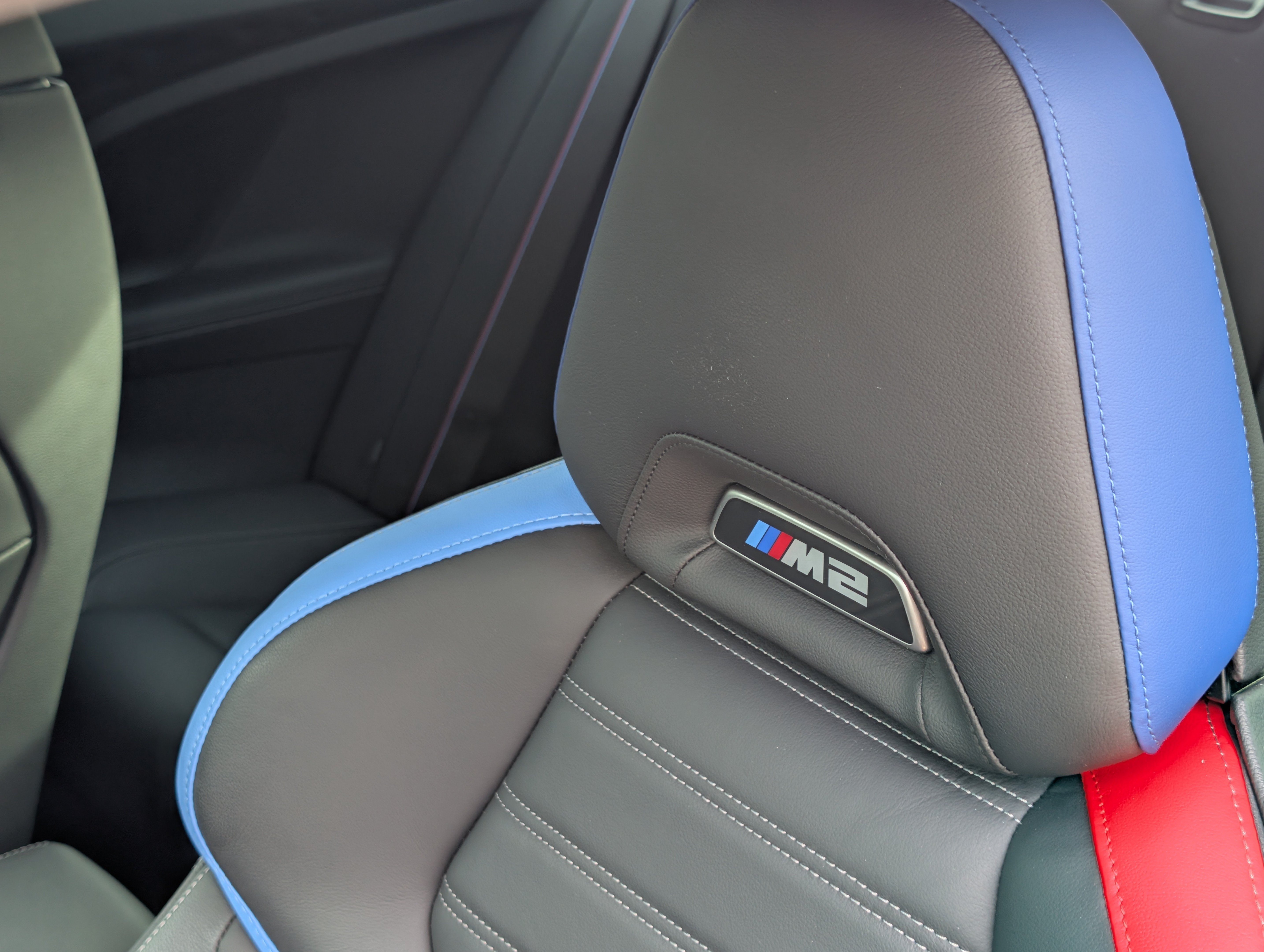 Used 2025 BMW M2 w/ Lighting Package RWD image 32
