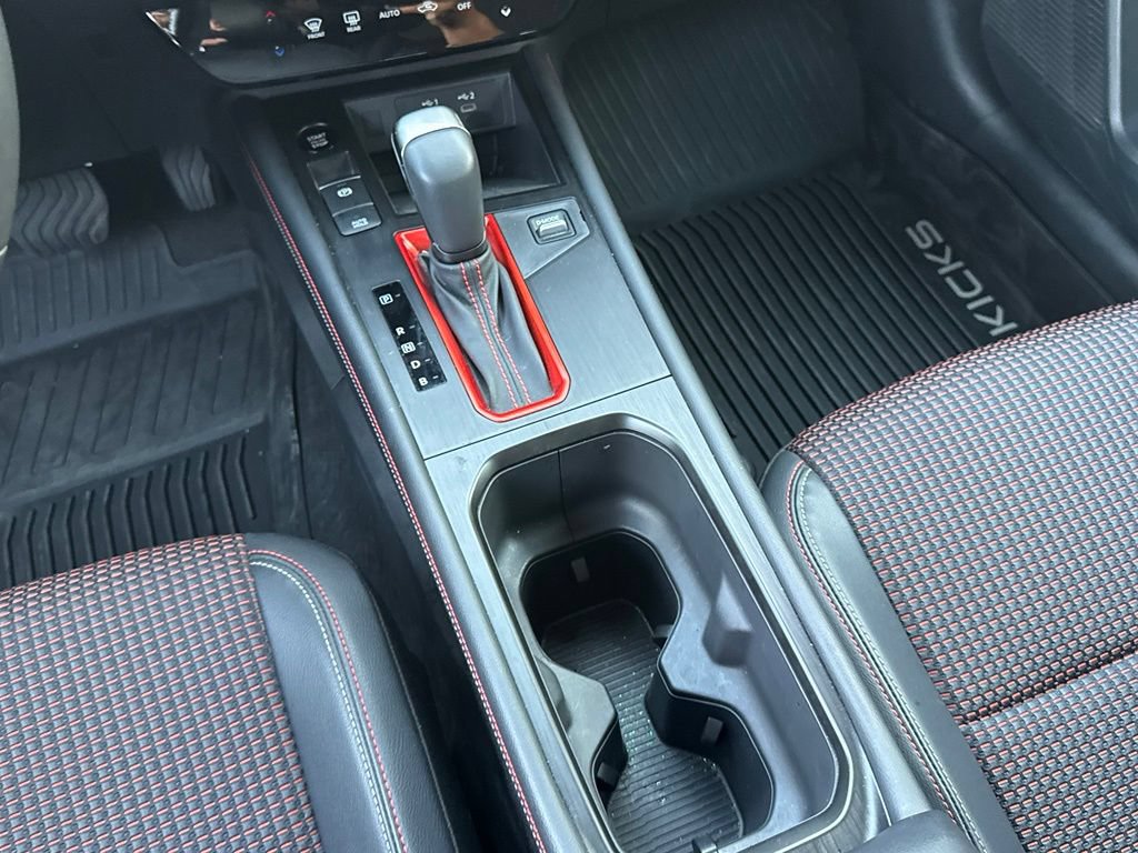 Certified 2025 Nissan Kicks SR FWD image 17