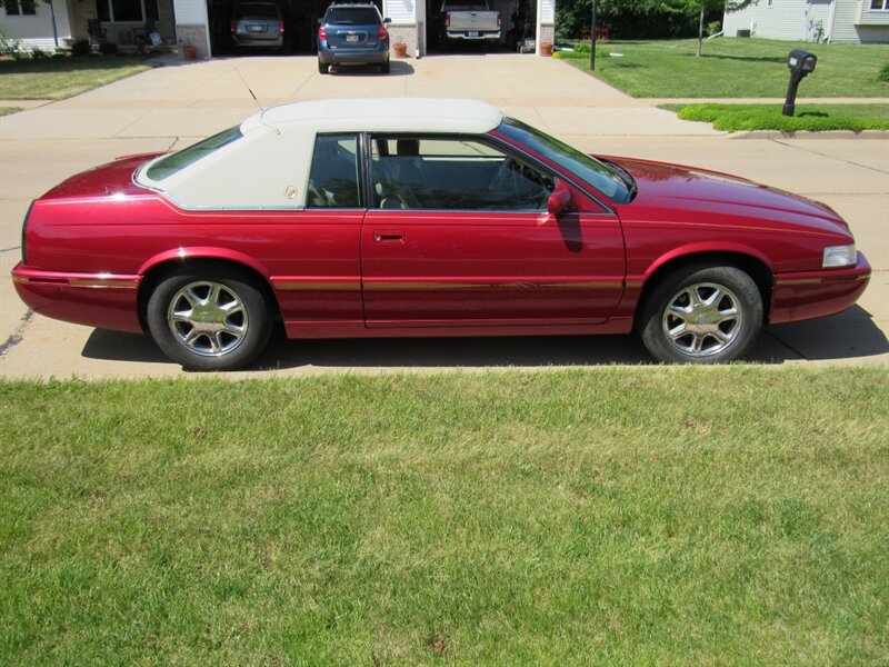 Used 2001 Cadillac Eldorado Touring FWD image 3