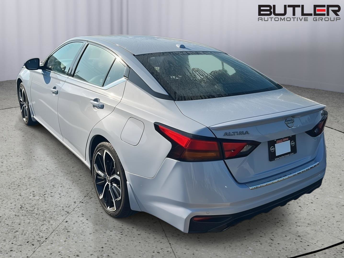 Used 2023 Nissan Altima 2.5 SR w/ SR Premium Package image 10