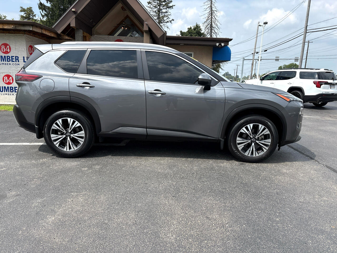 Used 2022 Nissan Rogue SV w/ SV Premium Package image 4