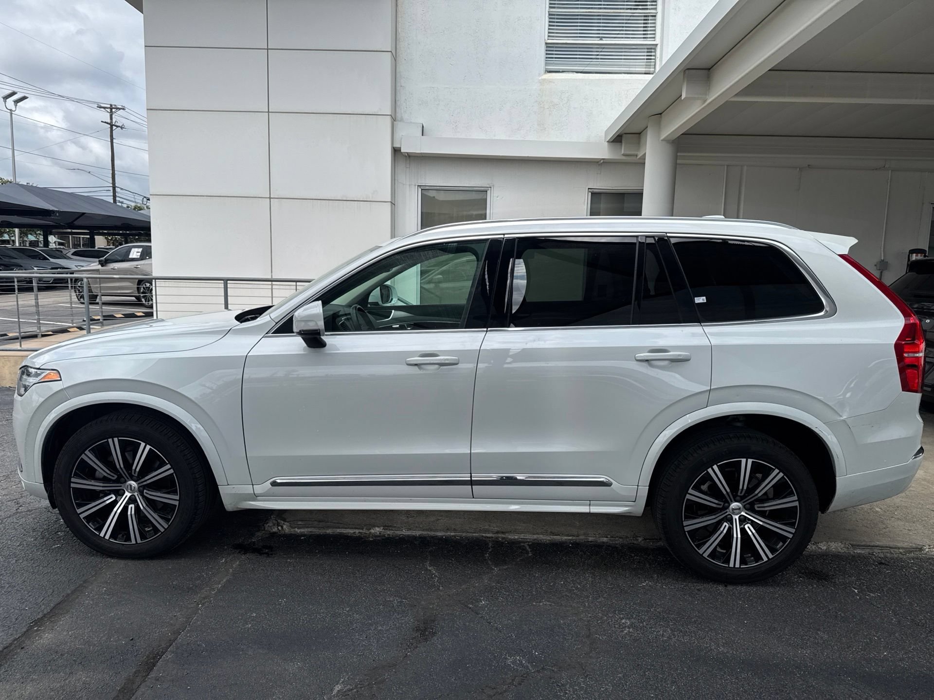 Certified 2024 Volvo XC90 B5 Core AWD/4WD image 8