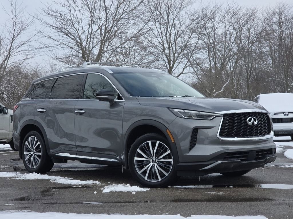 Used 2023 INFINITI QX60 Sensory w/ Cargo Package image 2