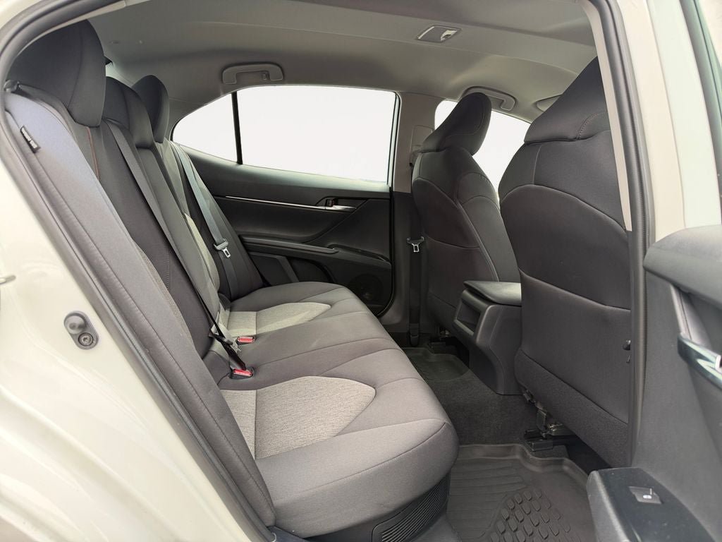 Used 2020 Toyota Camry LE FWD image 23