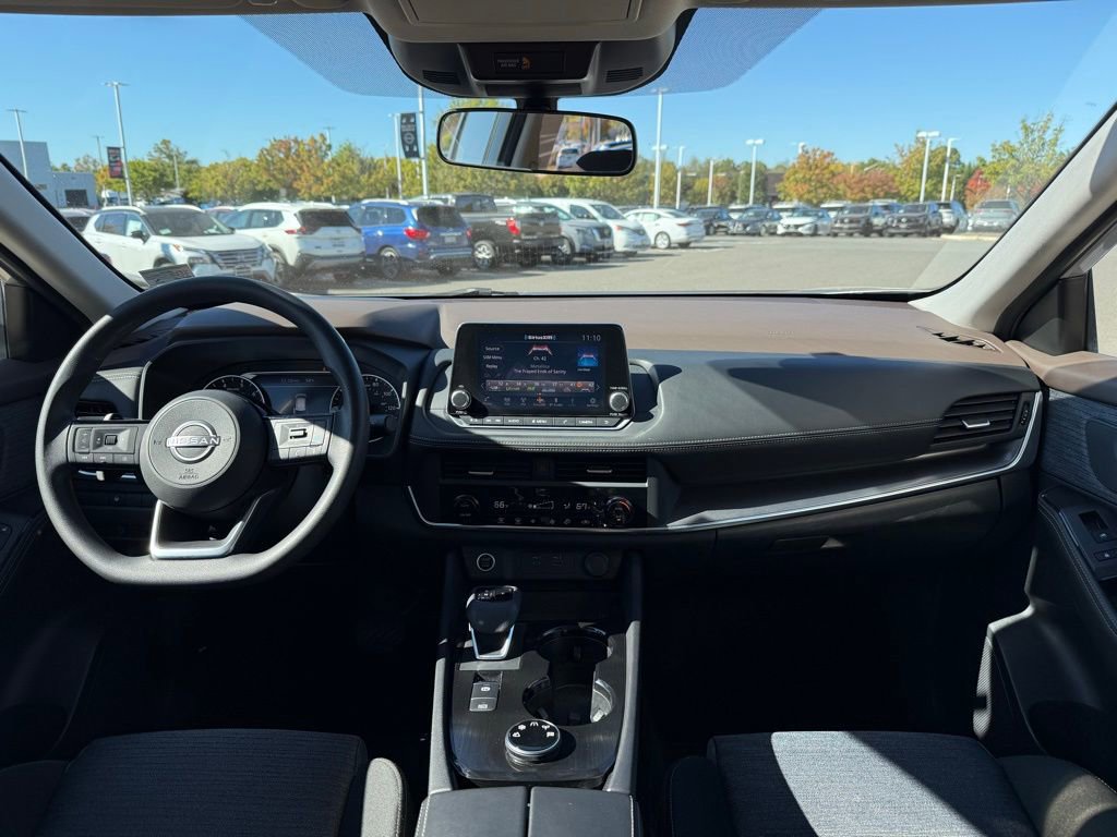 Certified 2023 Nissan Rogue SV image 17