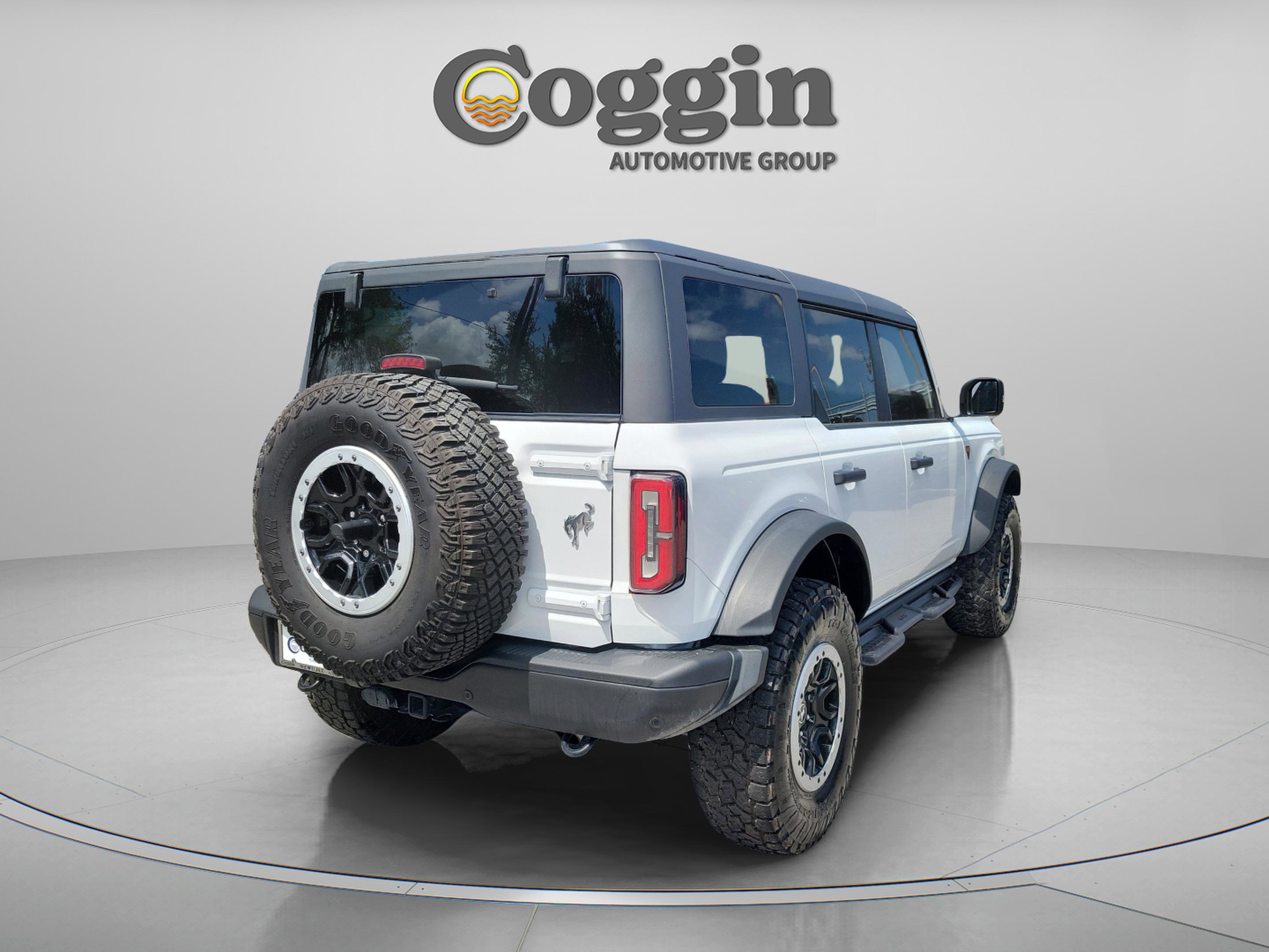 Used 2023 Ford Bronco Badlands image 3