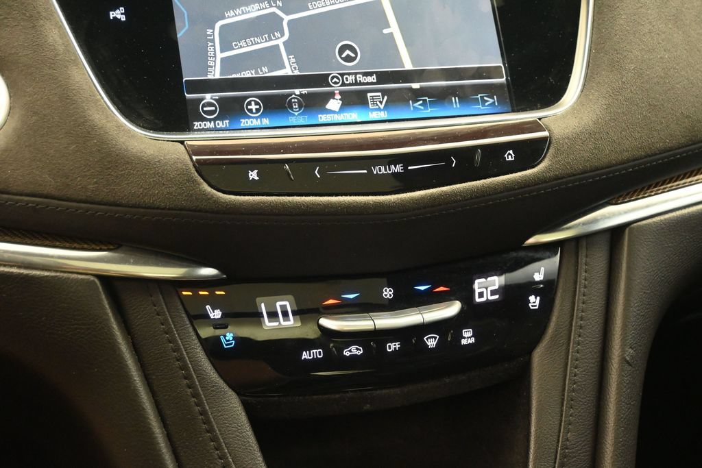 Used 2017 Cadillac XT5 Platinum w/ Driver Assist Package AWD/4WD image 17