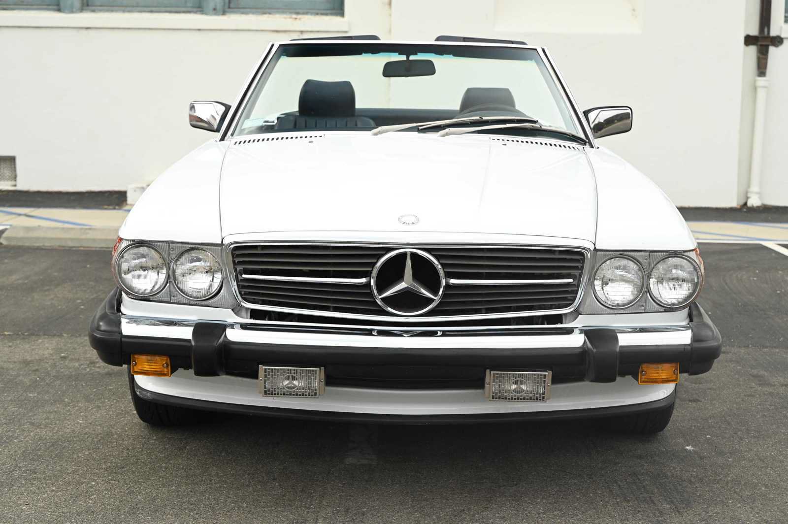 Used 1989 Mercedes-Benz 560 SL image 2