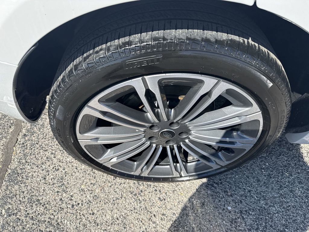 Used 2025 Land Rover Range Rover Sport Dynamic SE image 40