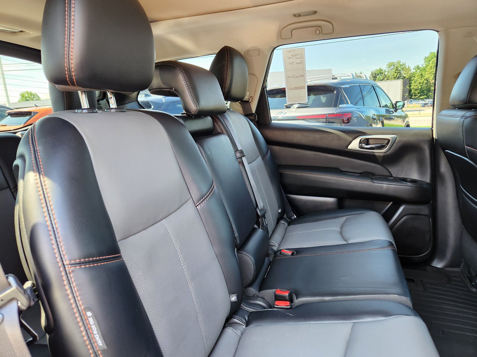 Used 2019 Nissan Pathfinder SL AWD/4WD image 15
