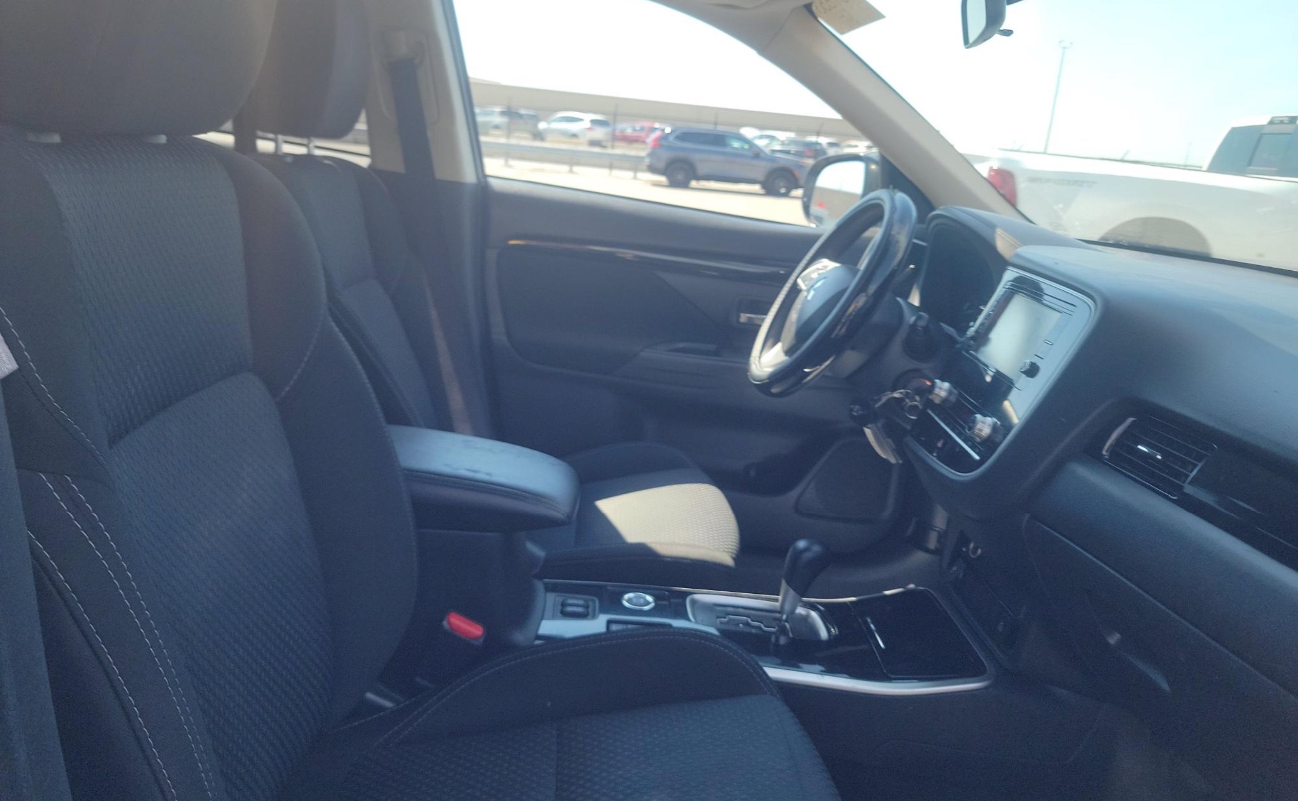 Used 2020 Mitsubishi Outlander ES AWD/4WD image 6