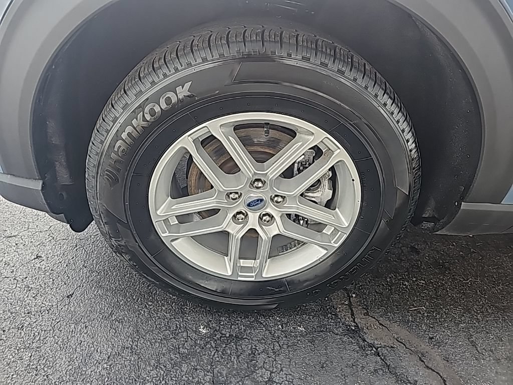 Used 2025 Ford Explorer Active AWD/4WD image 8