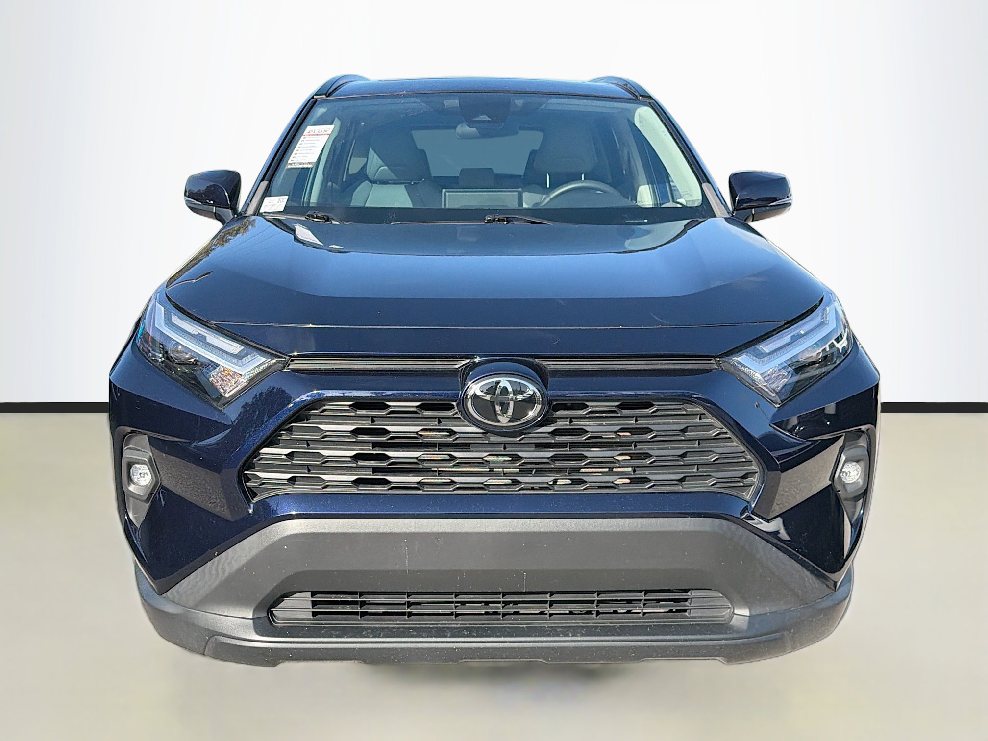 Used 2023 Toyota RAV4 XLE Premium image 8