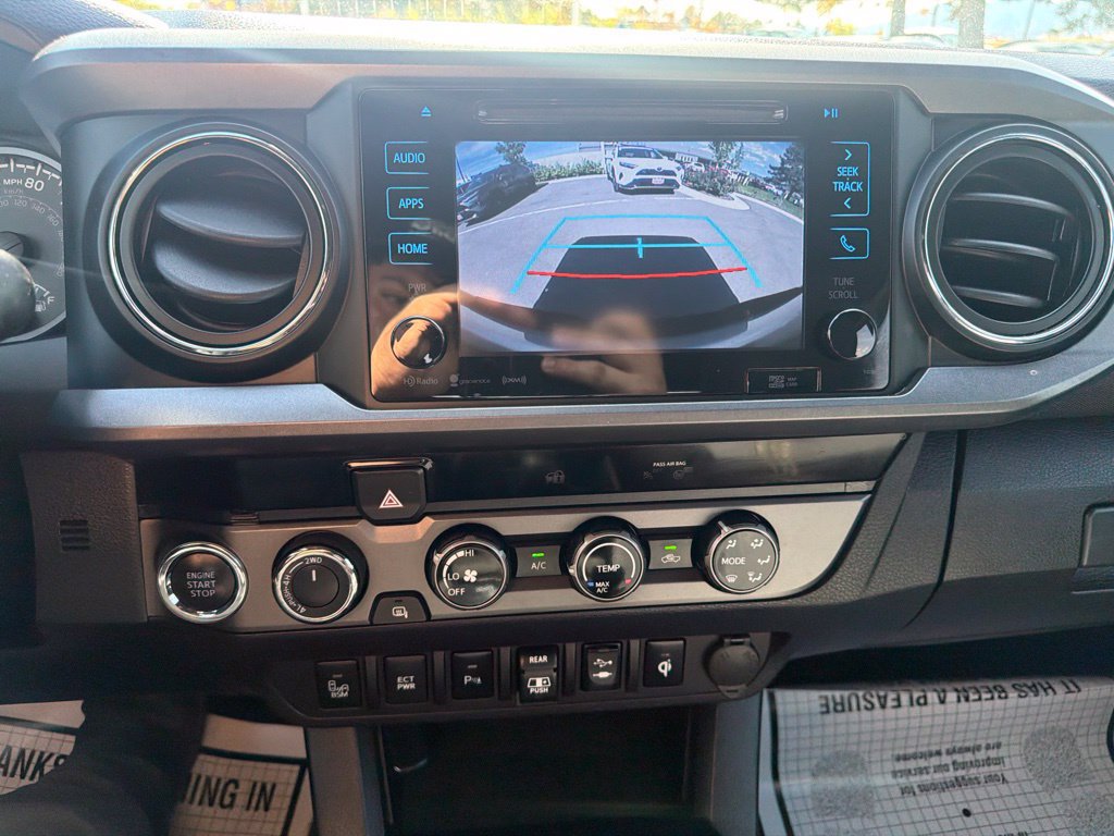 Used 2018 Toyota Tacoma TRD Off-Road w/ Technology Package AWD/4WD image 29