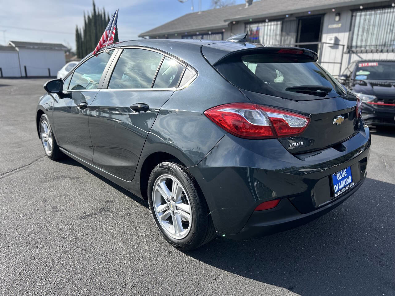 Used 2017 Chevrolet Cruze LT w/ Convenience Package image 5